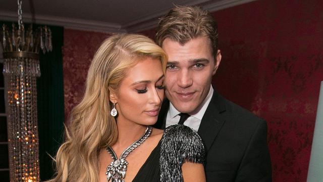 Paris Hilton dan Chris Zylka