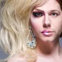 Siapa sangka kalau para cewek cantik ini pernah punya 'burung'.