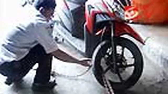 Parkir Sembarangan, Motor Digembok