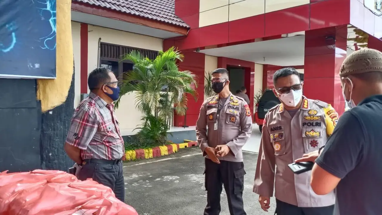 Paket berbuka dari Polda Sulsel (Fauzan)