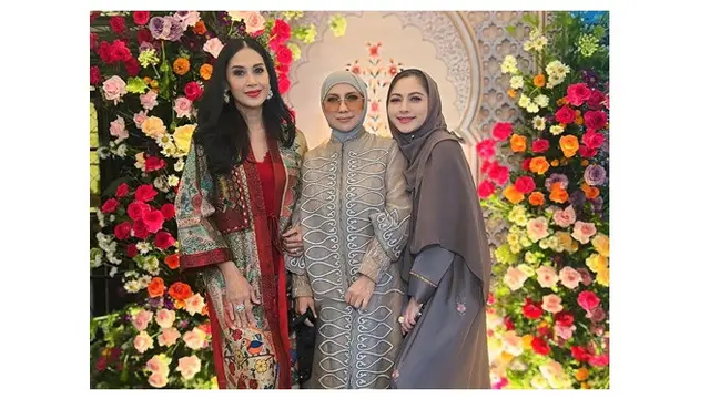 6 Potret Artis Buka Puasa di Rumah drg. Devya, Ada Krisdayanti hingga Kiky Saputri