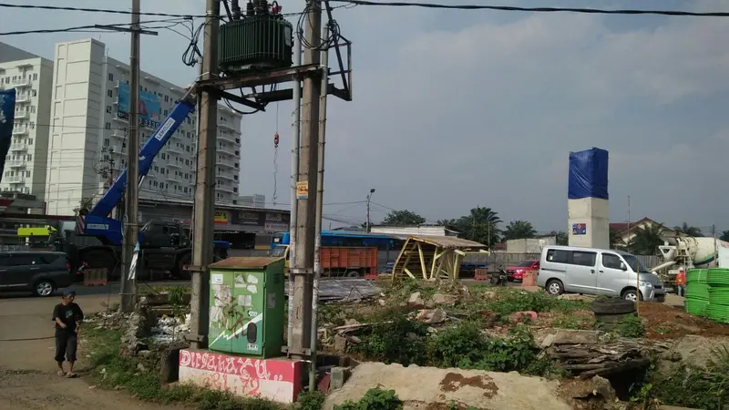  Saluran Tegangan Tinggi (Sutet) milik PLN menghambat pekerjaan pembangunan tol Bogor Ring Road sesi 2B sepanjang 2,65 km.