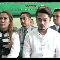 Kemelut muncul dalam rumah tangga Cinta Penelope karena kehadiran orang ketiga, demi mempertahankan suami, Cinta sempat ikhlas dipoligami.