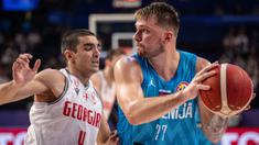 Jerman tampil sebagai kampiun dalam ajang Piala Dunia FIBA 2023 setelah mengalahkan Serbia di laga final. Namun tak ada nama dari kedua tim yang masuk dalam daftar 5 besar pemain dengan rataan poin tertinggi selama berlangsungnya Piala Dunia FIBA 2023. Siapa saja kelima pemain tersebut? Simak uraiannya berikut ini. (AFP/Yuichi Yamazaki)