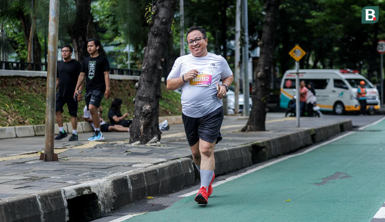 <p>Pemimpin redaksi Bola.com, Bola.net, dan Merdeka.com, Darojatun ikut dalam ajang Run for Journalism 2025 yang berlangsung di Unika Atma Jaya, Jakarta, Minggu (16/11/2025). (Bola.com/Bagaskara Lazuardi)</p>