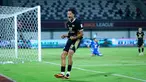 Pemain Dewa United, Rafael Struick, melakukan selebrasi setelah mencetak gol ke gawang Shan United pada matchday ketiga Grup E AFC Challange League 2025-2026 di Stadion Indomilk Arena, Tangerang, Sabtu (01/11/2025) malam WIB. (Bola.com/M Iqbal Ichsan)
