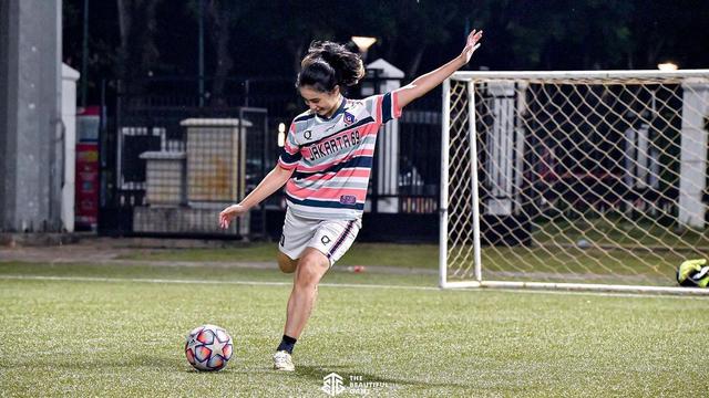 Potret Gaya Sporty Sintya Marisca