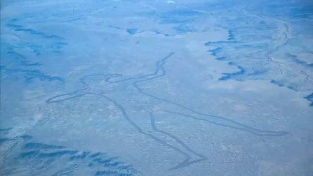 Marree Man, gambar manusia raksasa di Australia yang masih menjadi misteri hingga saat ini. (Wikimedia Commons)