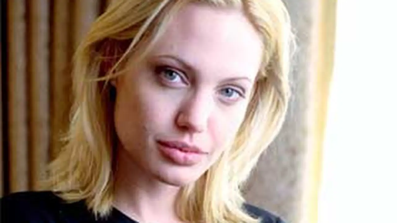 100108bangelina-jolie.jpg