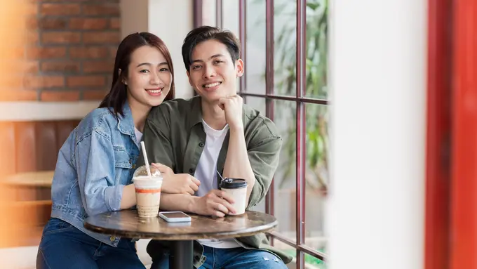 perempuan dan pasangan 4 mei