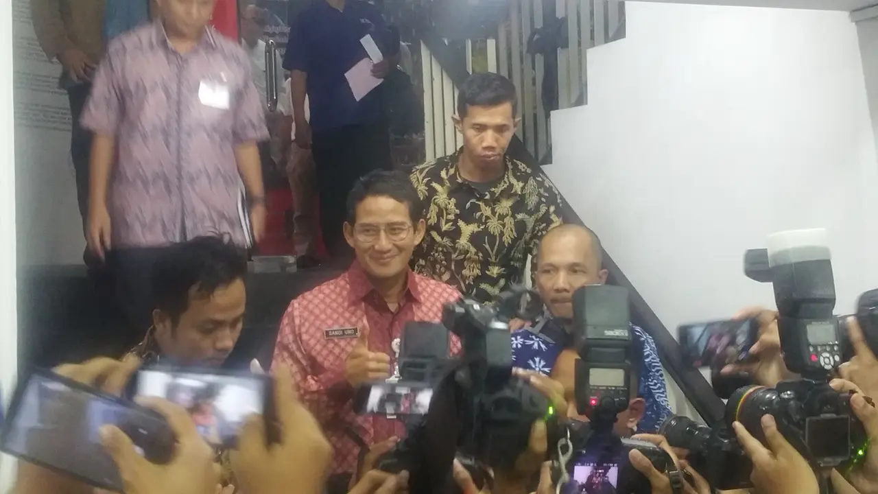 Sandiaga Uno usai menjalani pemeriksaan di Polda Metro Jaya (Liputan6.com/Nanda Perdana)