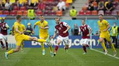 Ini bukan pertandingan yang mudah buat kedua tim. Siapapun yang sukses membawa pulang tiga poin akan dipastikan lolos ke babak 16 besar. Dan pada kesempatan ini, Austria-lah yang berhasil melakukannya. (Foto: AP/Vadim Ghirda)
