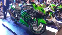 Kawasaki memamerkan moge yang harganya lebih dari Rp 300 juta di IMOS 2016