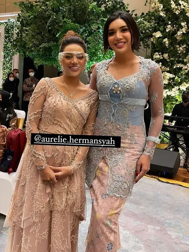 Hadiri Siraman Aurel Hermansyah, Ini 6 Potret Millen Cyrus yang Curi Perhatian