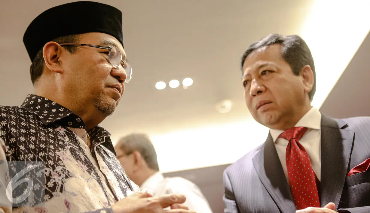 Suasana pertemuan antara BPK dengan DPR di Ruang Pimpinan DPR, Jakarta, Senin (13/7/2015). Dalam kesempatan itu BPK menyerahkan hasil audit kesiapan Pilkada serentak kepada DPR. (Liputan6.com/Faizal Fanani)