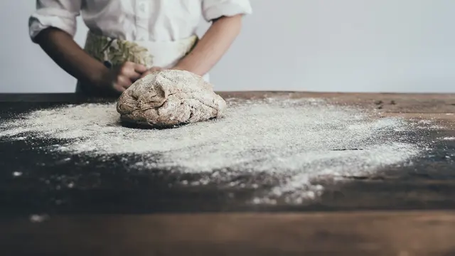 Kegiatan Produksi Roti