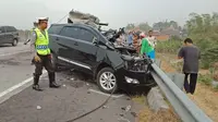 Kecelakaan maut kembali terjadi di perlintasan tol Surabaya-Mojokerto (Sumo). Peristiwa yang terjadi sekitar pukul 06.00 WIB ini, Selasa (6/11/2018). (Liputan6.com/ Dian Kurniawan).