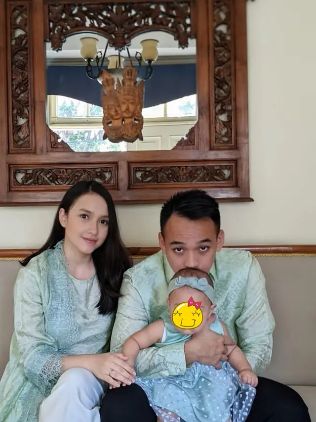 Jadi Antagonis di Sinetron Suster El, Ini 6 Potret Keluarga Kecil Anjani Dina
