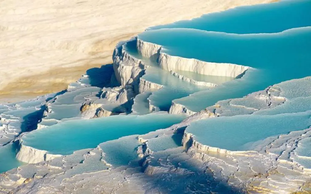 Pamukkale, Turki. (Sumber Foto: telegraph.co.uk)