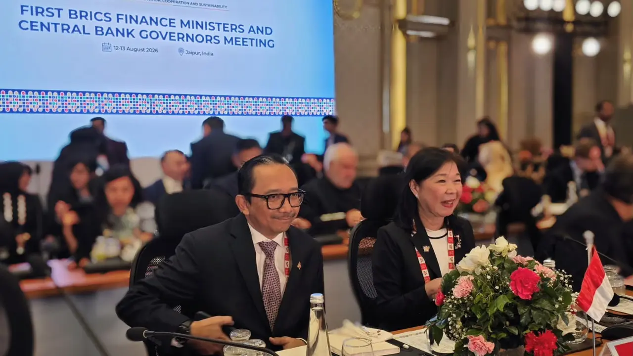 Deputi Gubernur Bank Indonesia Filianingsih Hendarta dan Wakil Menteri Keuangan RI Juda Agung.(Dok BI)