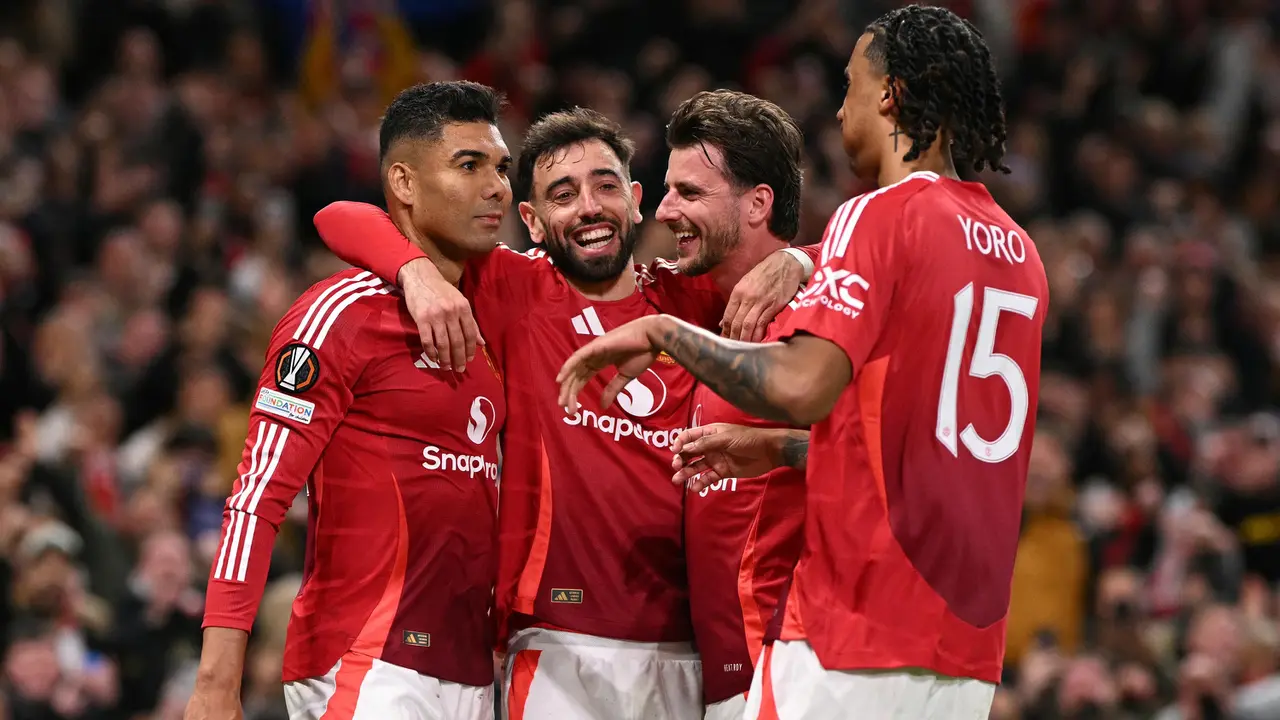 Manchester United Tantang Tottenham Hotspur