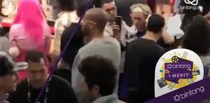 Komika Kemal Palevi baru saja mendapatkan hal yang kurang menyenangkan saat menghadiri acara NBA All Star Celebrity Game di Los Angeles.