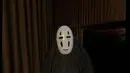 Ada juga Keanu yang tampil ala Kaonashi alias No Face salah satu makhluk gaib paling terkenal dalam film animasi Spirited Away.