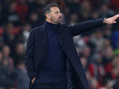 Ruud van Nistelrooy sukses memulai kiprah sebagai manajer interim Manchester United dengan gemilang. (AFP/Darren Staples)