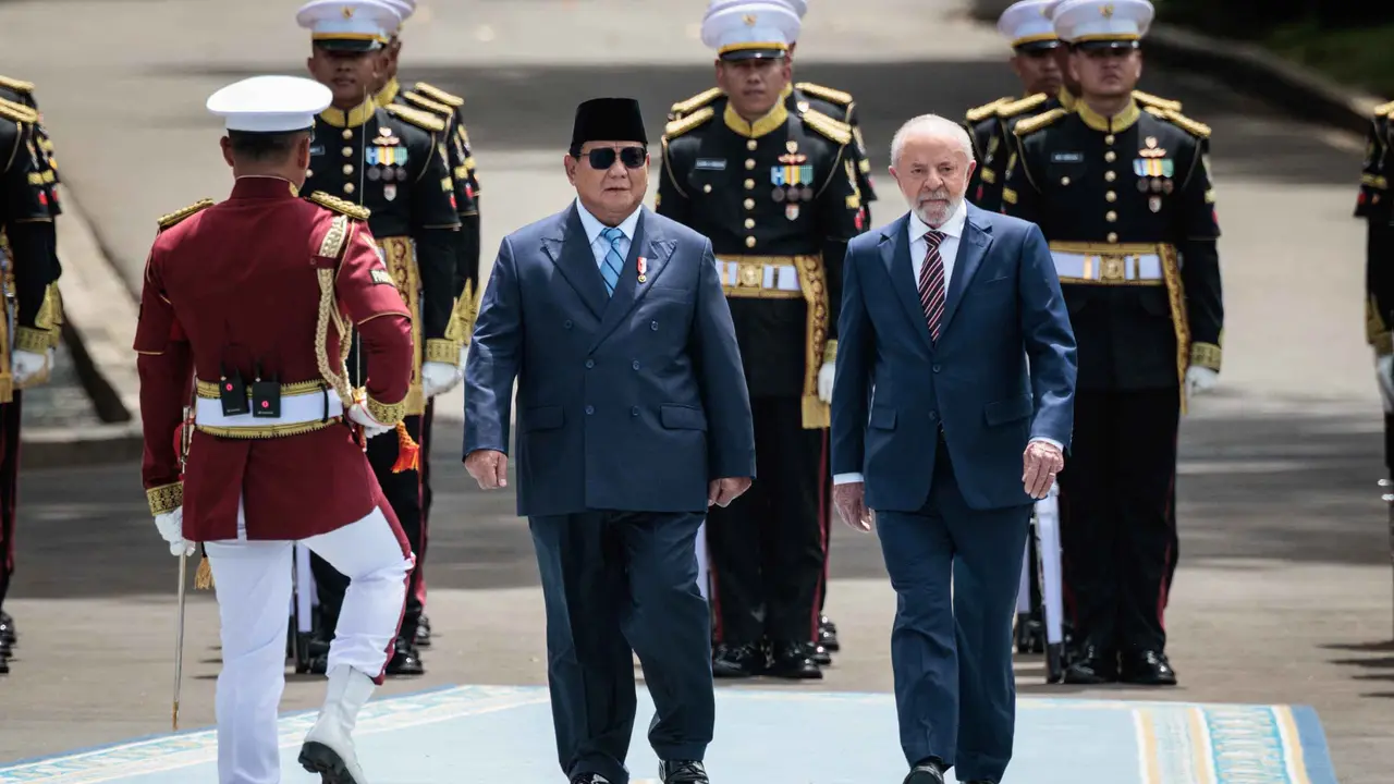 Prabowo Sambut Kedatangan Presiden Brasil Lula da Silva