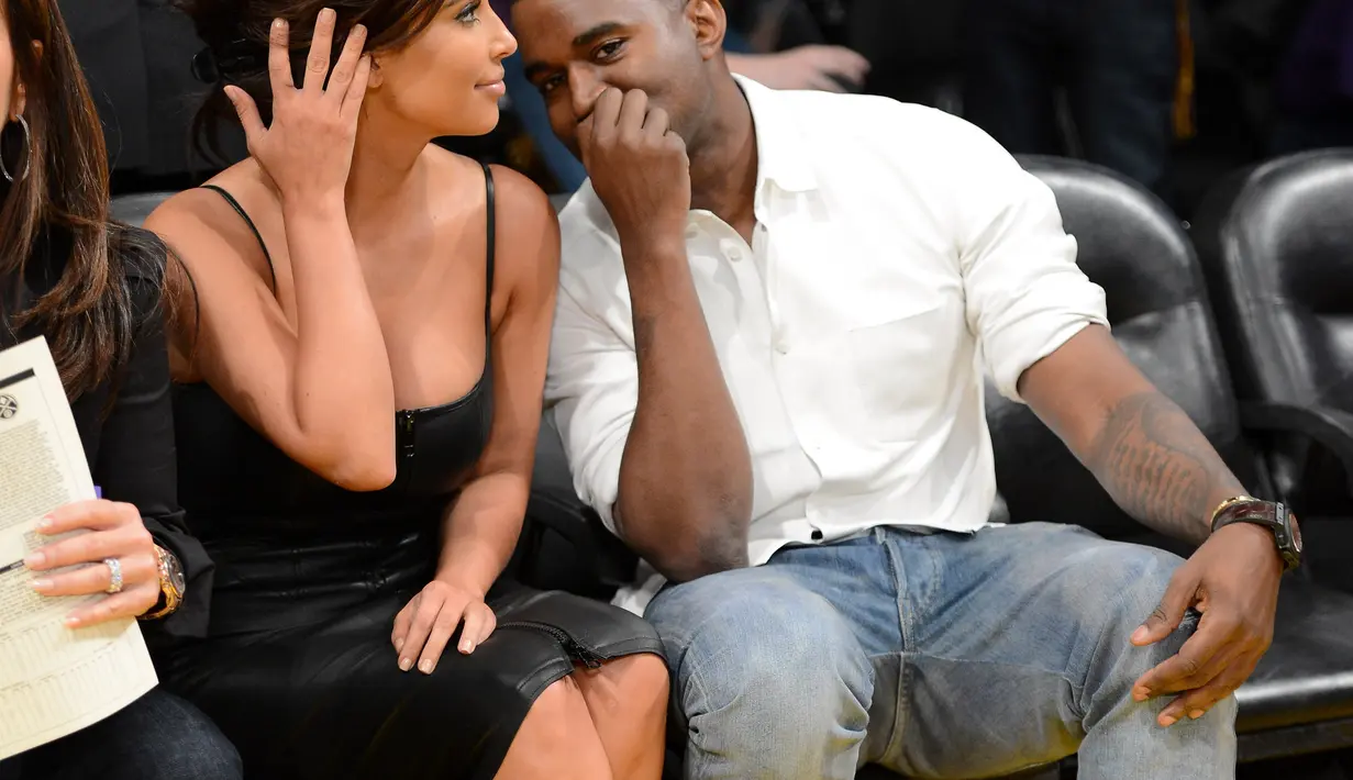 Kanye West sedang menjalani perawatan intensif di rumah sakit lantaran penyakit  gangguan mental yang sedang dialaminya. Sebagai istri, Kim Kardashian melakukan berbagai hal menunjukan kasih sayangnya. (AFP/Bintang.com)