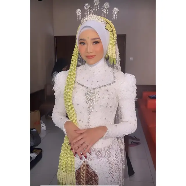 6 Detail Penampilan Ira Dahlia Kakak Ipar Lesti Kejora di Acara Akad hingga Resepsi