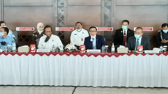 Menteri Hukum dan HAM Yasonna H Laoly-Menko Polhukam Mahfud Md-Maria Pauline Lumowa