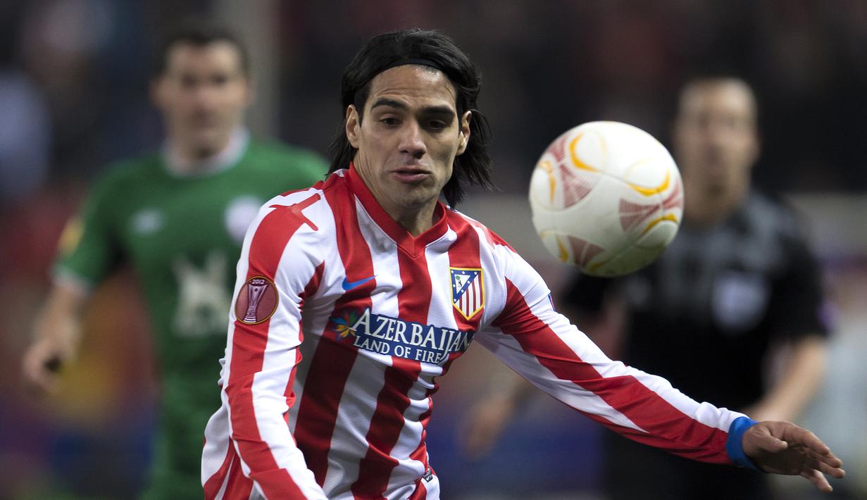 1. Radamel Falcao (30 gol) - Pemain asal Kolombia ini mencetak ke-30 golnya di ajang Liga Europa  untuk 2 klub, Porto dan Atletico Madrid. Saat ini Falcao memperkuat Galatasaray. (AFP/Dani Pozo)