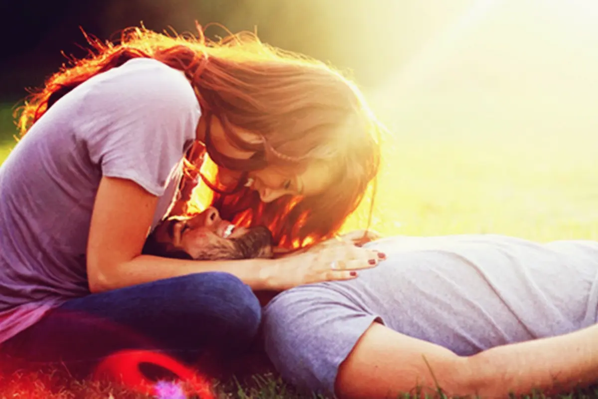 8 Pesan Cinta Paling Romantis untuk Si Dia