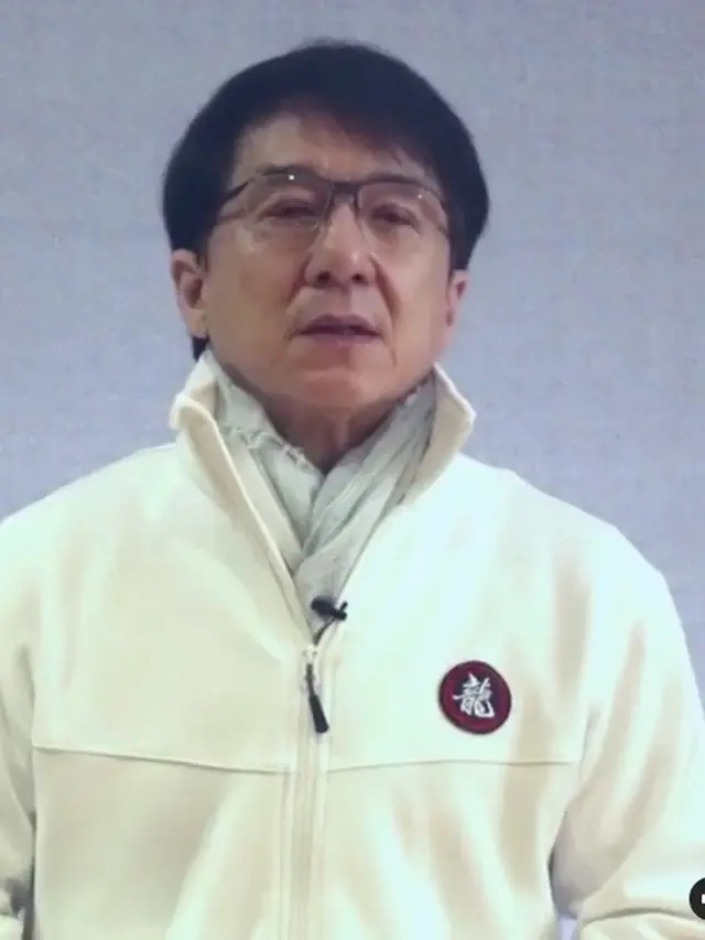 Video Jackie Chan Tampak Tua Viral di Medsos, Ini 7 Potret Terbarunya
