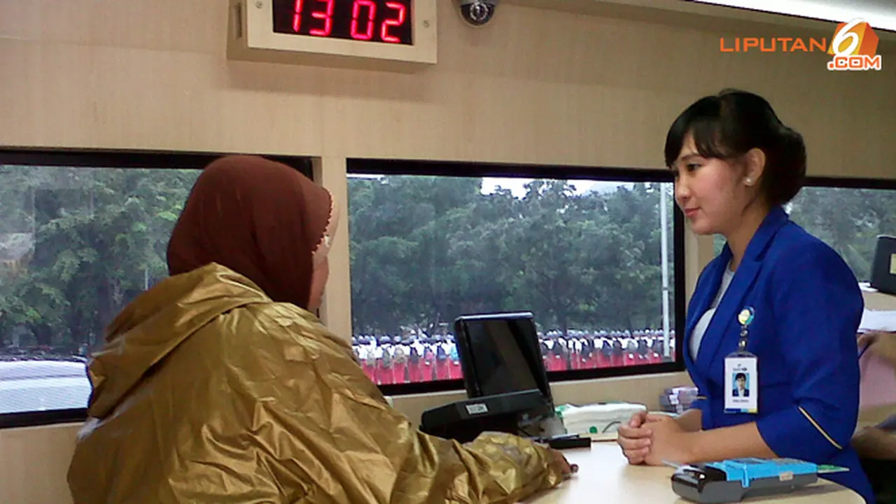 tukar-uang-130722b.jpg