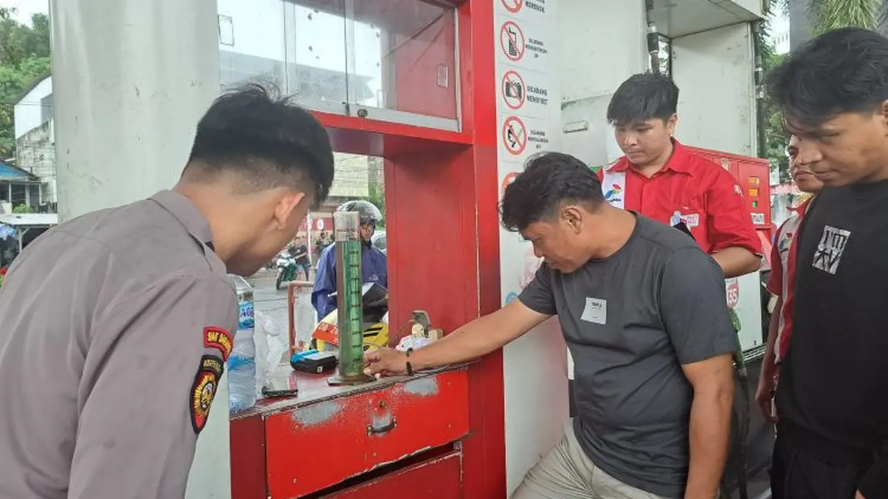 Polresta Manado bersama Polsek jajaran melakukan inspeksi dan pengambilan sampel di beberapa SPBU pada Rabu (2/4/2025).
