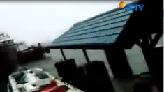 Dari video amatir yang direkam calon penumpang ini terlihat sejumlah penumpang berhamburan untuk menyelamatkan diri.