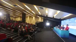 Laga kedua timnas akan berlangsung di Stadion Utama Gelora Bung Karno (SUGBK), Jakarta, pada Jumat (27/3/2026). Tampak dalam foto, suasana konferensi pres pelatih Timnas Indonesia, John Herdman (kiri) bersama Elkan Baggott sebelum laga melawan Saint Kitts and Nevis pada ajang FIFA Series 2026 di Media Center Stadion Utama Gelora Bung Karno (SUGBK), Jakarta, Kamis (26/3/2026). (Bola.com/M Iqbal Ichsan)