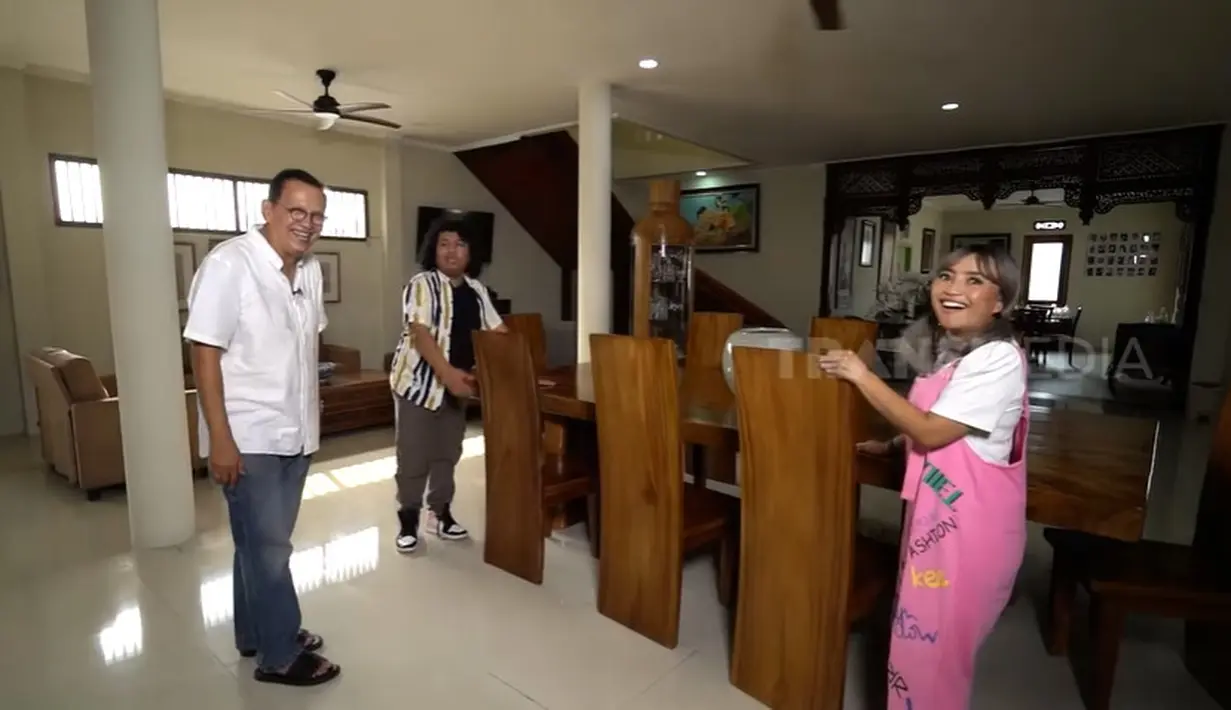 <p>Rumah Roy Marten (Youtube/TRANS7 OFFICIAL)</p>