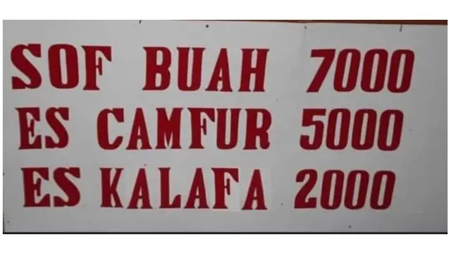 6 Spanduk Penjual Es Salah Tulis Ini Bikin Pembeli Tepuk Jidat, Kocak