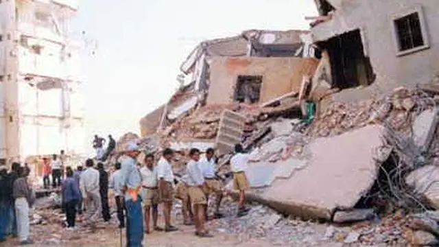 Gempa Bumi Gujarat 2001 (Foto: Wikipedia)