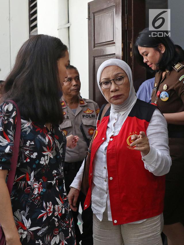 Tangis Ratna Sarumpaet Saat Bacakan Pledoi