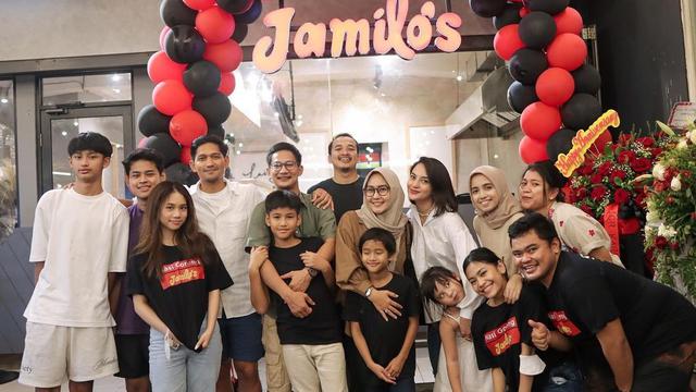 Satu Tahun Merintis, Ini 6 Momen Perayaan Anniversary Bisnis Kuliner Ibnu Jamil