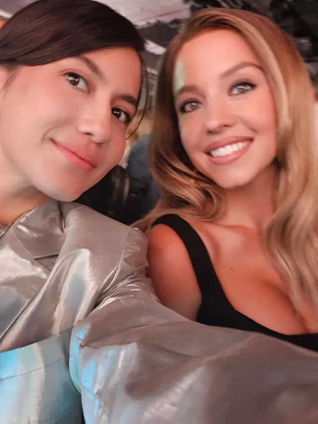 Pevita Pearce dan Sydney Sweeney (Instagram/@pevpearce)