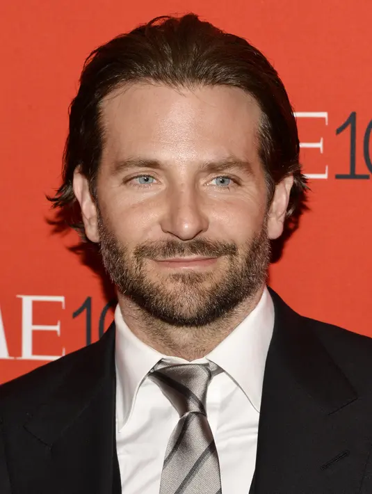 Aktor 40 tahun ini menjalin hubungan dengan Irina Shayk setelah putus dari mantan kekasihnya Suki Waterhouse setelah berpacaran selama dua tahun. (Binatng/EPA)