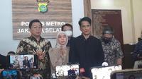 Lesti Kejora cabut laporan kasus KDRT Rizky Billar di Polres Metro Jakarta Selatan. Lesti mengungkapkan, anak menjadi alasan dirinya mencabut laporan polisi untuk suaminya. (Liputan6.com/Ady Anugrahadi)