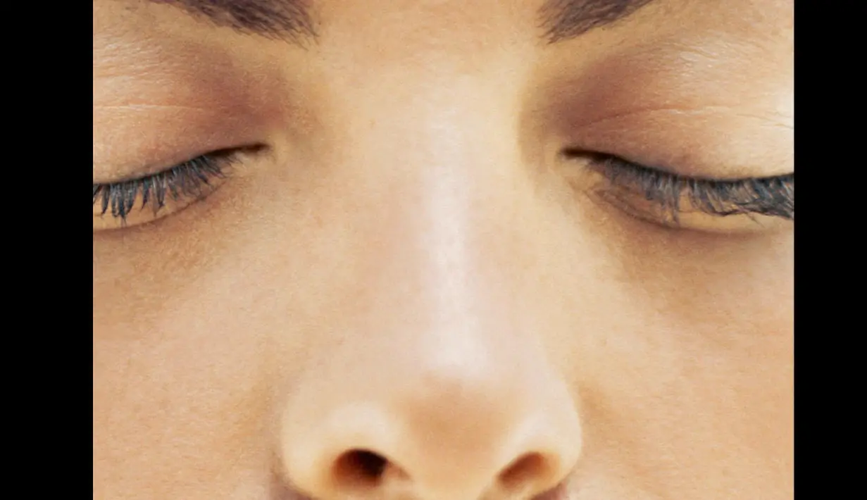 Selain bibir, hidung memiliki banyak sekali ujung saral yang sangat sensitif dibandingkan dengan bagian tubuh lain di wajah Anda. Ditambah lagi, hidung memiliki jaringan yang dapat menimbulkan gairah seksual jika dirangsang (Istimewa)