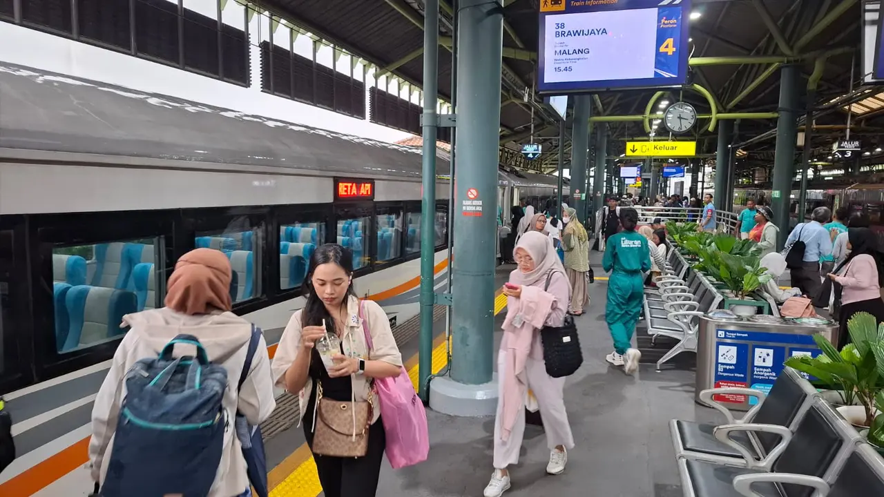 KAI menyebutkan masih tersedia 369.599 tempat duduk yang dapat dimanfaatkan masyarakat saat periode libur Natal 2025 dan Tahun Baru 2026 (Nataru). (Foto: KAI)