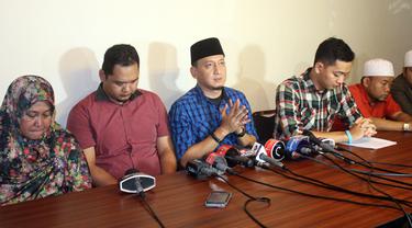 Di Samping Cerai, Ini 6 Hal Lain tentang Ustaz Zacky Mirza ...